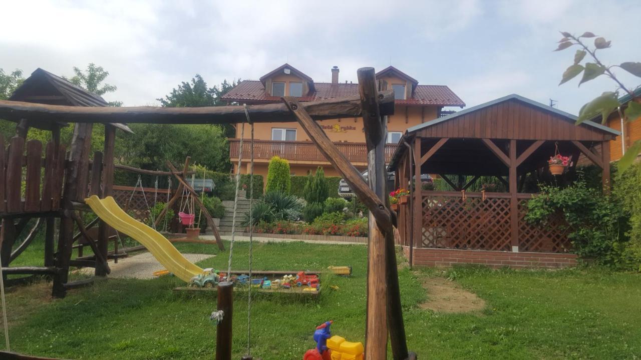 Apartman Zlata Rybka Podhájska Exterior photo